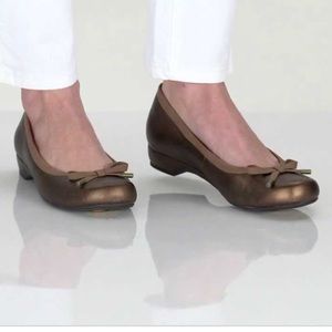 Vionic Olivia Low Heel Slip Ons